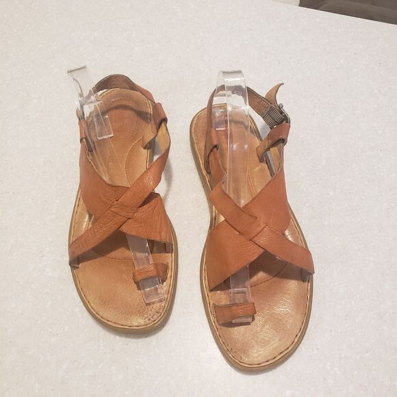 BORN Inya Leather Sandals Women's Size 10M Brown Leather Toe Loop - Picture 1 of 8